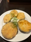 Gebratene Auberginen und Zucchini